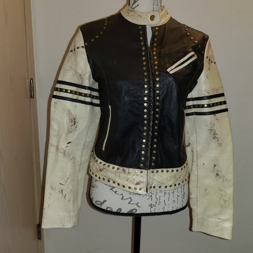 Wilsons Maxima Leather Women's Small Moto factory distressed Jacket.